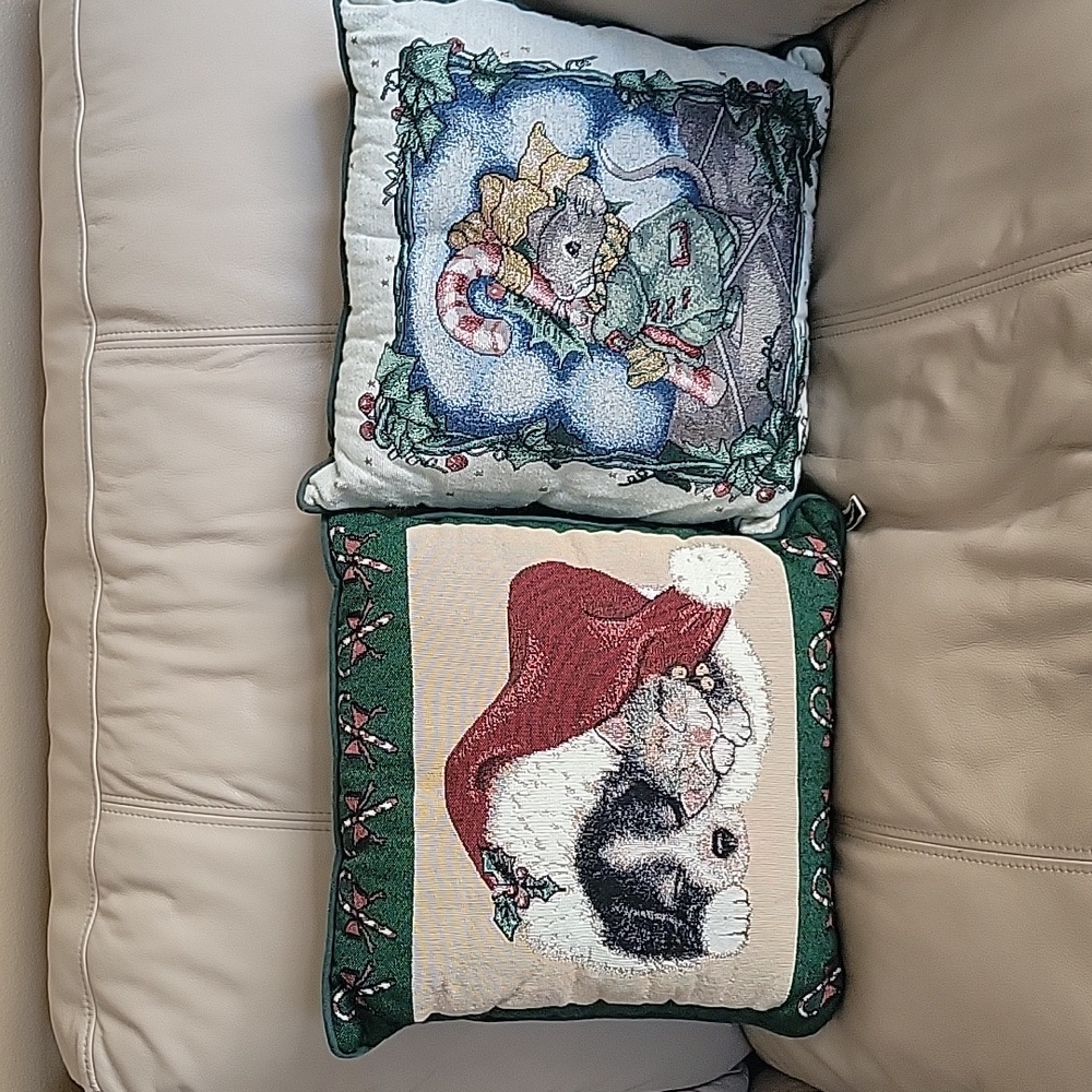 Set of 2 Newport Christmas pillows
